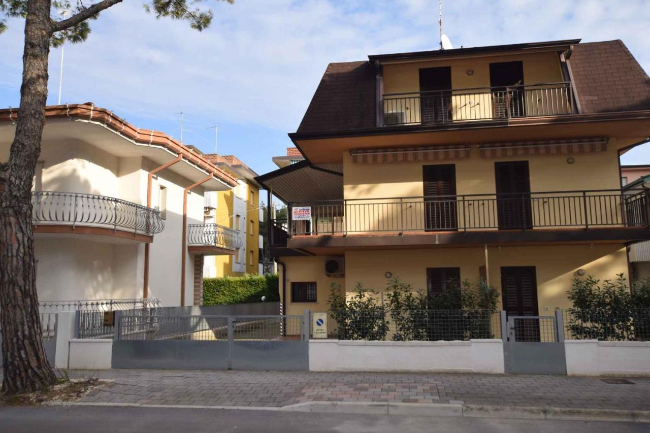 Apartments In Lignano Sabbiadoro 39726 Exteriör bild
