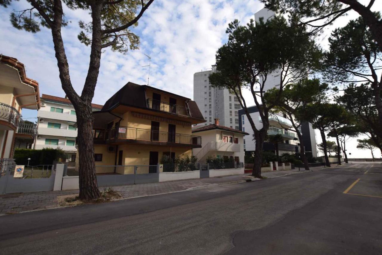 Apartments In Lignano Sabbiadoro 39726 Exteriör bild