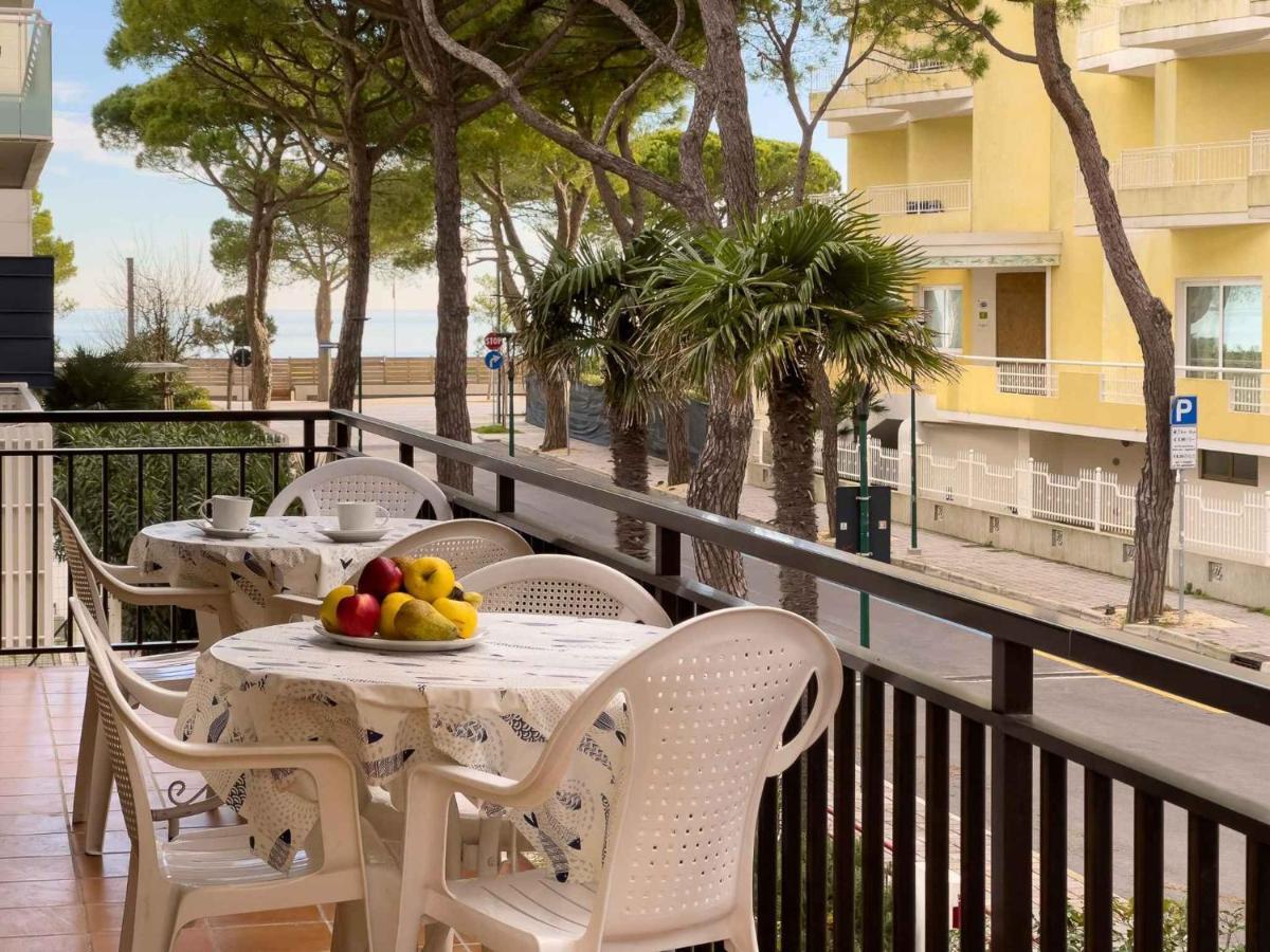 Apartments In Lignano Sabbiadoro 39726 Exteriör bild