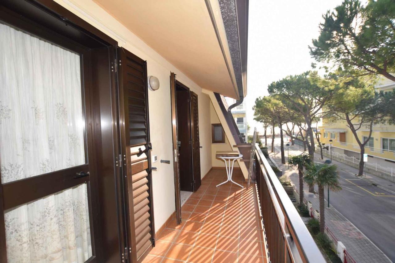 Apartments In Lignano Sabbiadoro 39726 Exteriör bild